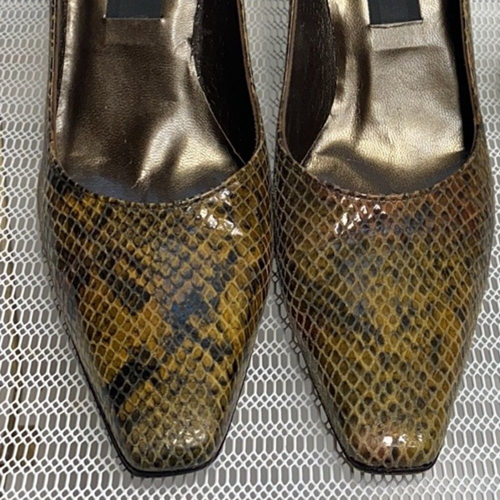 Stuart Weitzman Square Pointed Toe Snakeskin Heel… - image 6